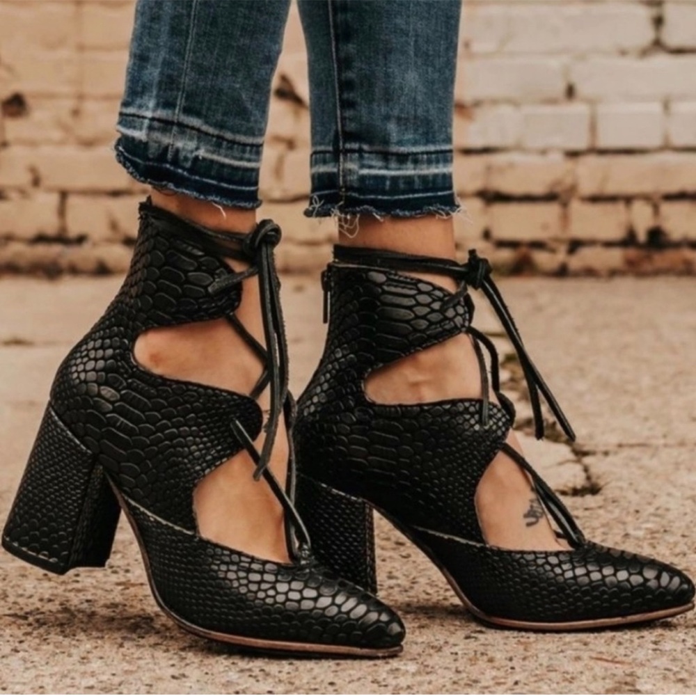 FreeBird Joyce Black SnakeSkin Bootie Festival Chunky Heel Tie Detail Bohemian